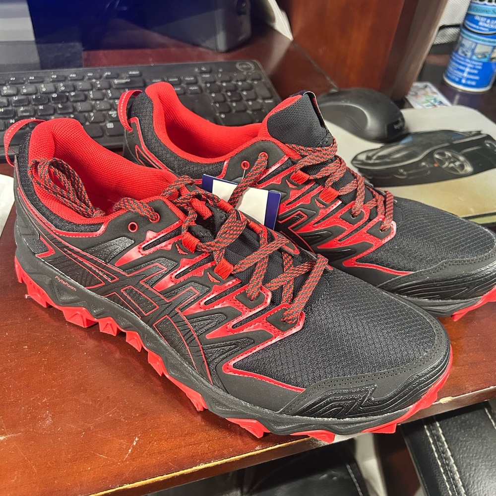ASICS Black and Red Athletic Trail Running Shoes